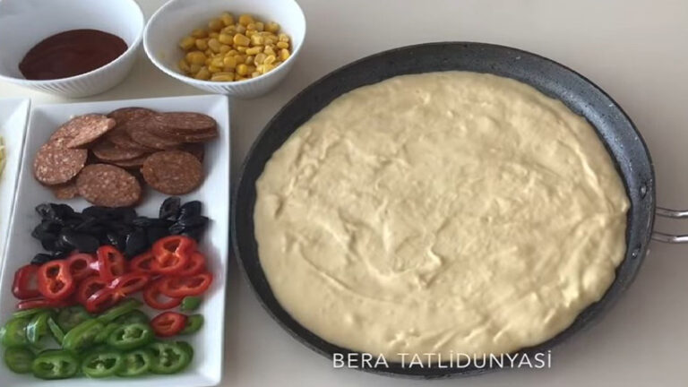 Sahura Çay Demlenen Kadar Hazır Pizza Çörek Tarifi