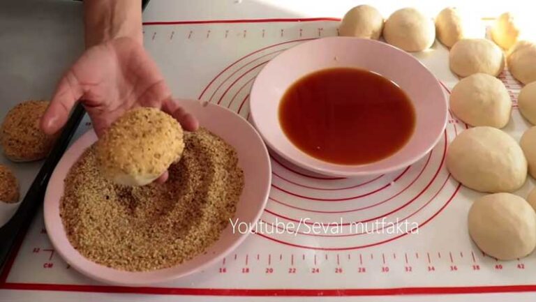 Pamuk Yumuşaklığında İkramlık Simit Poğaça Tarifi