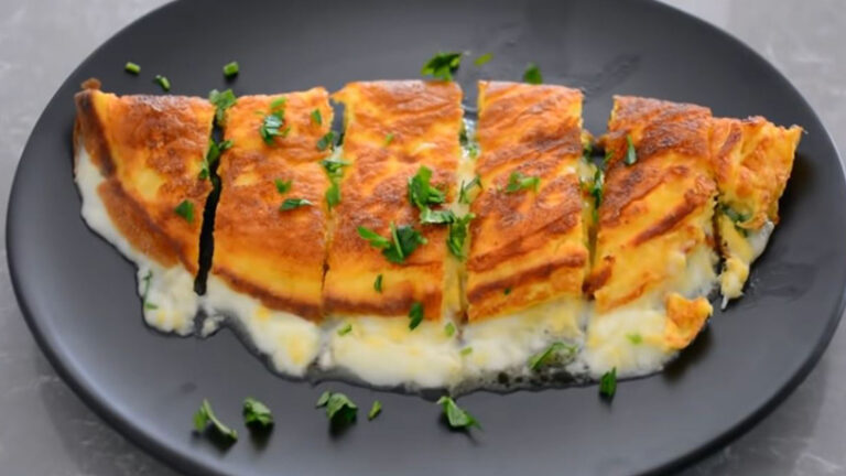 3 Malzemeden Börek Tadında İkramlık Tarifi