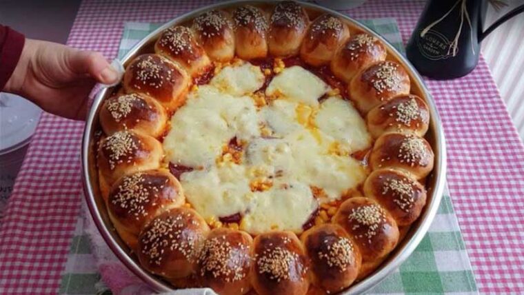 Şok Görüntüde Ve Lezzette Pizza Çörek Tarifi 1