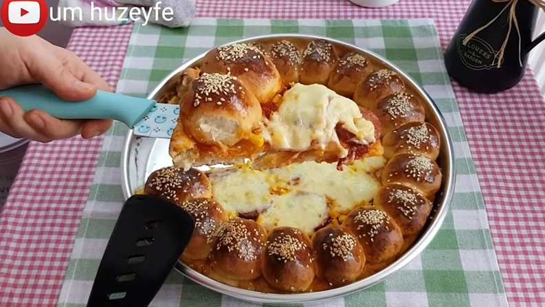 Şok Görüntüde Ve Lezzette Pizza Çörek Tarifi 2