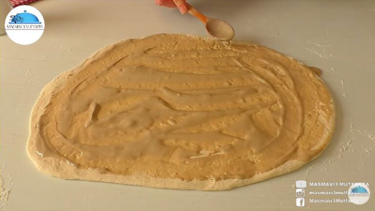 Meşhur Tahinli Cevizli Çörek İkramlık Tarifi