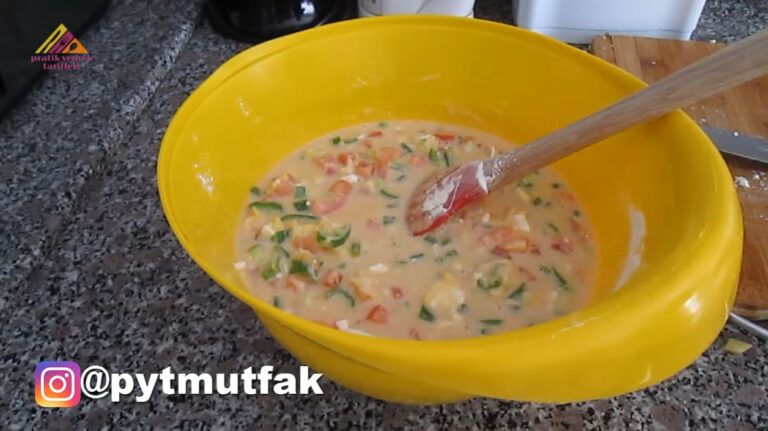 Yemek İçin Sabırsızlanan Parmakları Yedirten Çörek Tarifi