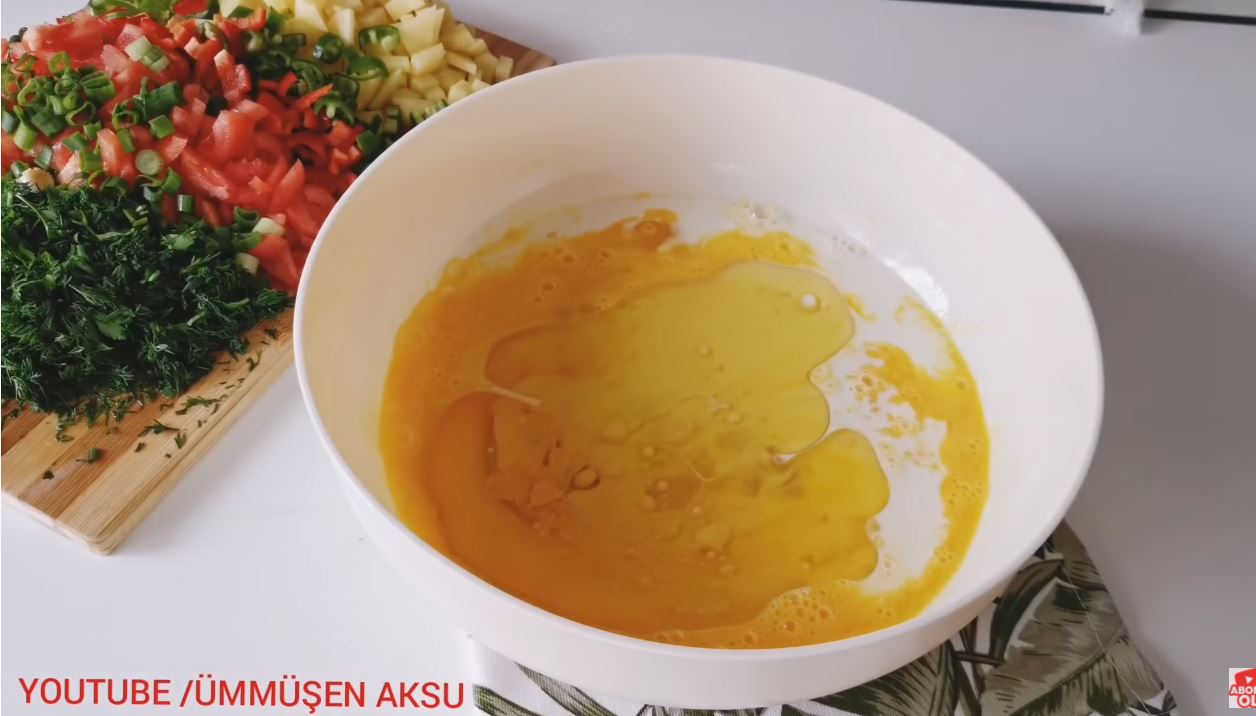 Salata Malzemesinden Çörek Tarifi 2