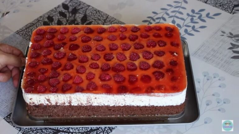 Lezzetten Ağlayan Katkat ikramlık Pasta Tarifi