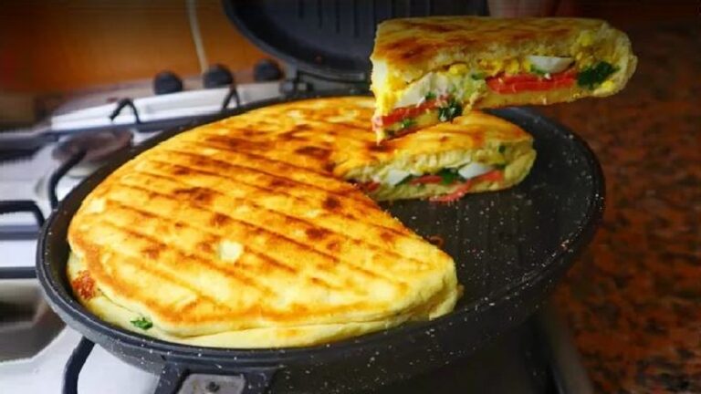 Börek Niyetine Tavada Bol Malzemeli İkramlık Tarifi