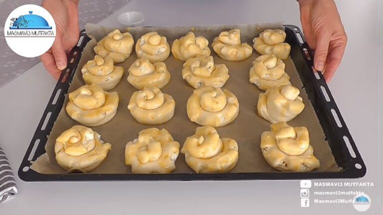 Tam Bir Görsel Şölen Şekilli İkramlık Poğaça Tarifi