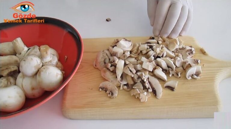 Mantar Ve Tavuktan Hayran Bırakan İkramlık Tarifi