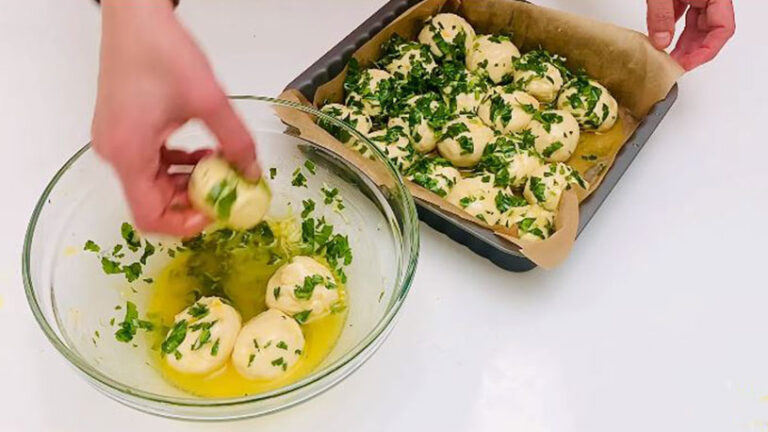 Yeni Teknikli Sarımsaklı İkramlık Tarifi