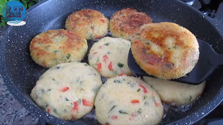 Çay Yanına Patatesli Muhteşem İkramlık Tarifi