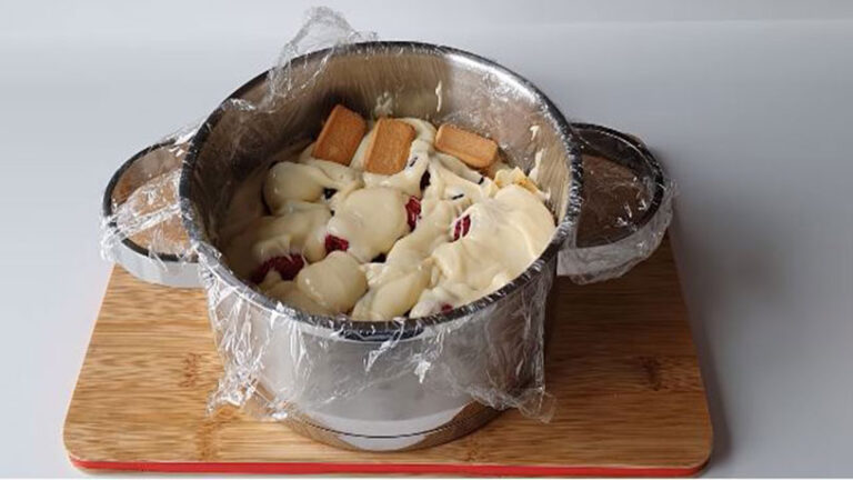 İnanılmaz Dilediğiniz Boyda Tencerede Yapılan Tencere Pastası