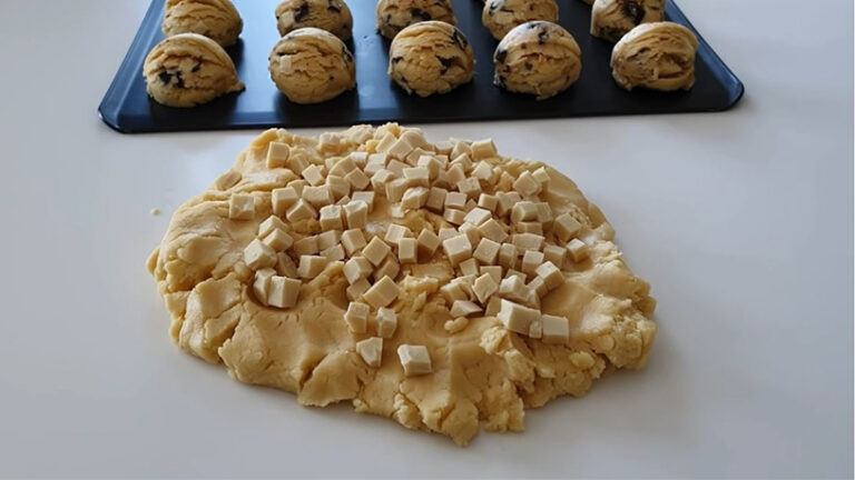 Yapılışında Çatal Kullanılan Farklı İkramlık Kurabiye Tarifi