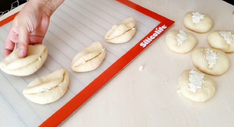 Pastaneden Alınan Püf Noktaları İle Yumuşacık Poğaça Tarifi