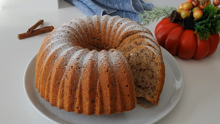 Çok Konuşulan Ve Aranan Yumuşacık İkramlık Kek Tarifi