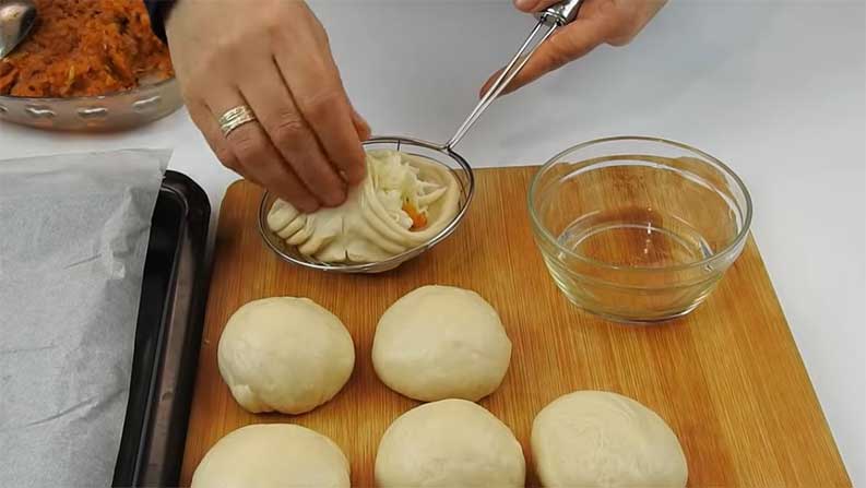 Süzgeçte Leziz İçli Poğaça Çörek Tarifi 2