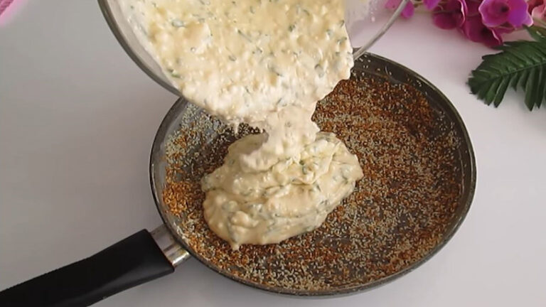 Lezzetinin Sırrı Susamlı İkramlık Tava Böreği Tarifi