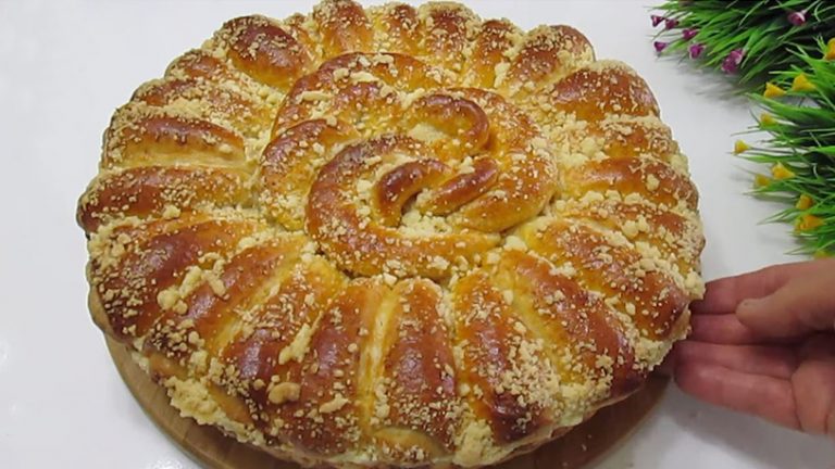 Yemeye Kıyamadığım Gül Şekilli İkramlık Poğaça Tarifi