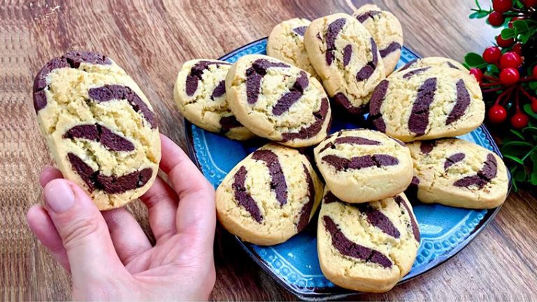 Azıcık Sıvıyağdan Kıyır Kıyır İkramlık Kurabiye Tarifi