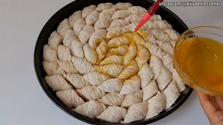 Akşamdan Hazırlanan Bayrama Baklava Tarifi