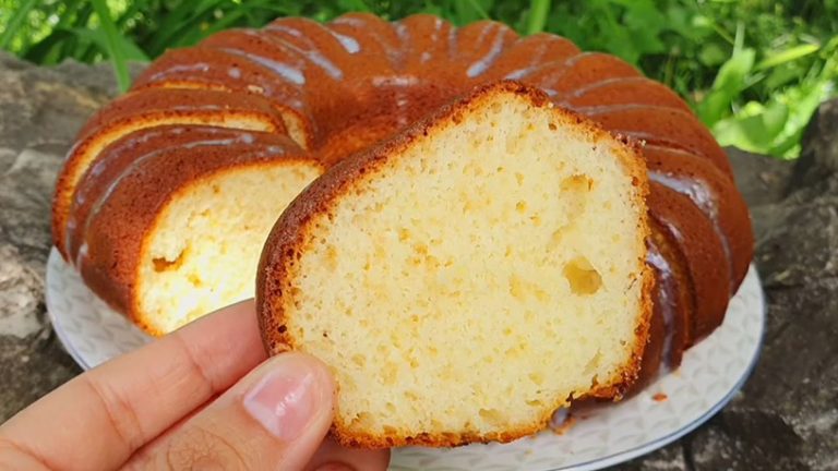 Anında Tozu Bile Kalmayan İkramlık Kek Tarifi