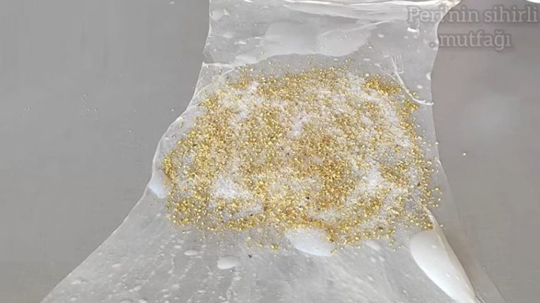 Şipşak Hazırlanıp Sofraya Gelen İkramlık Tatlı Tarifi