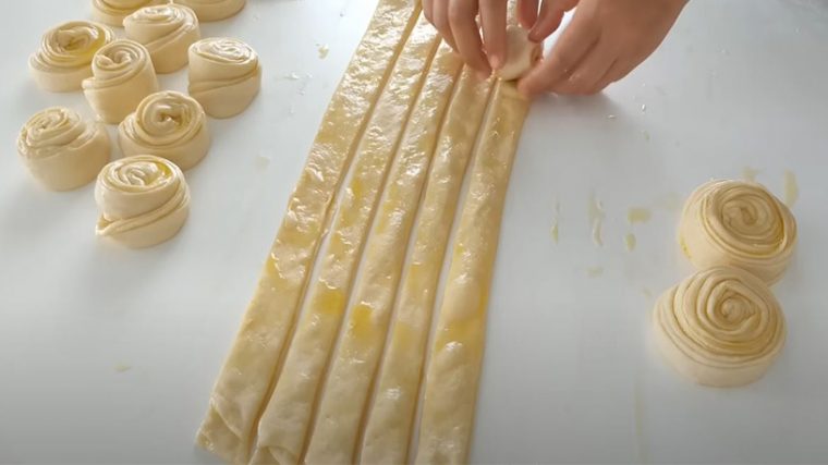 Haftada En Az 4 Kere Yapılan Poğaça Çörek Tarifi 1