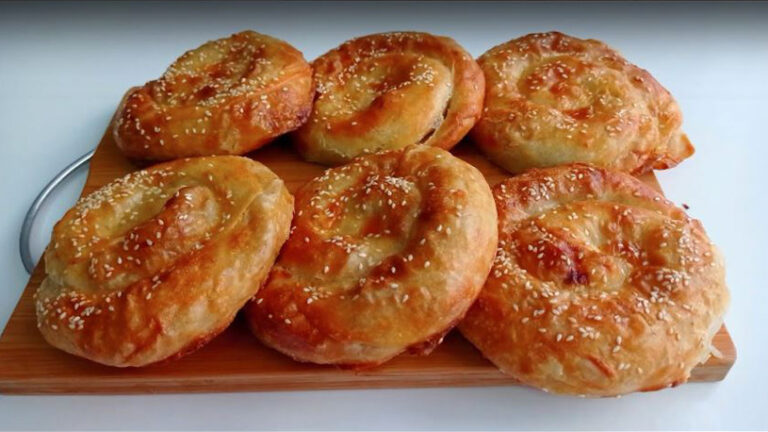 Yeri Zirve Olacak Oklavasız Patatesli Börek Tarifi