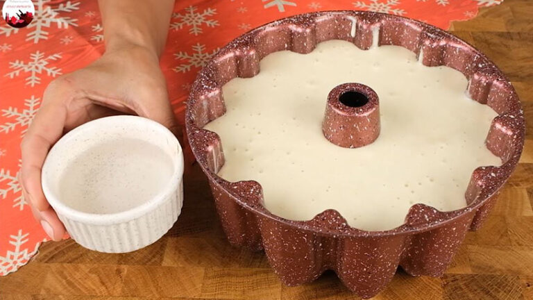 Sonucu Yanıltmayan 5 Dakikada Sade Kek Tarifi