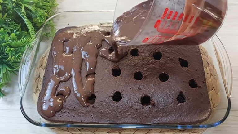 Çikolata Sevenlerin Kaçırmayacağı Islak Kek Tarifi