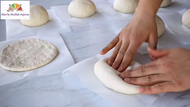 Kağıt Üzerinde Pişen Asla Yağ Çekmeyen Pişi Tarifi