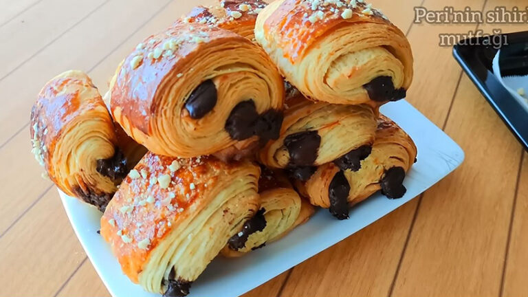 Sırrını Az Kişinin Bildiği Kuruvasan Poğaça Tarifi