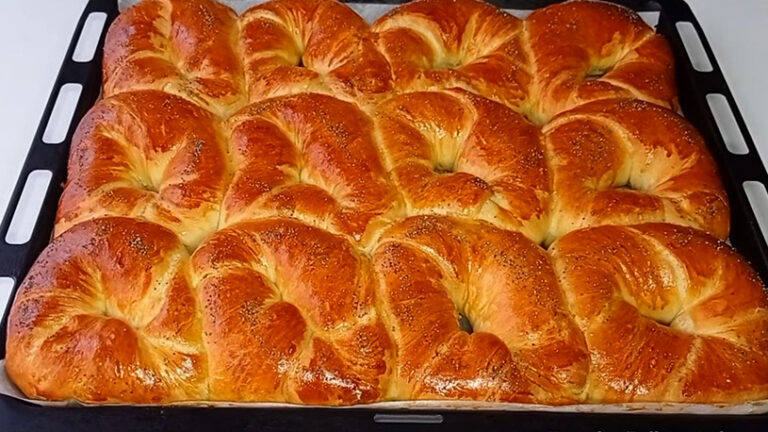 Yöntemini Öğrenin Vaz Geçilmez Olacak Pofuduk Poğaça Tarifi