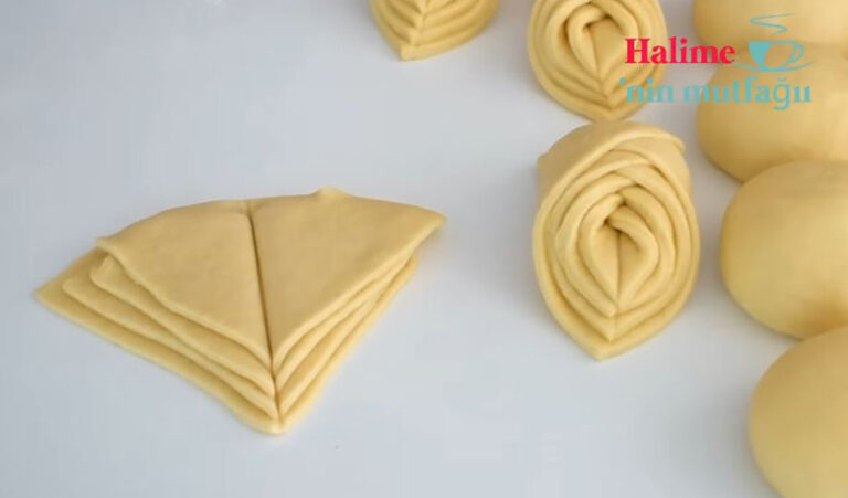 Her Şeyi On Numara Olan Şekilli İkramlık Tarifi