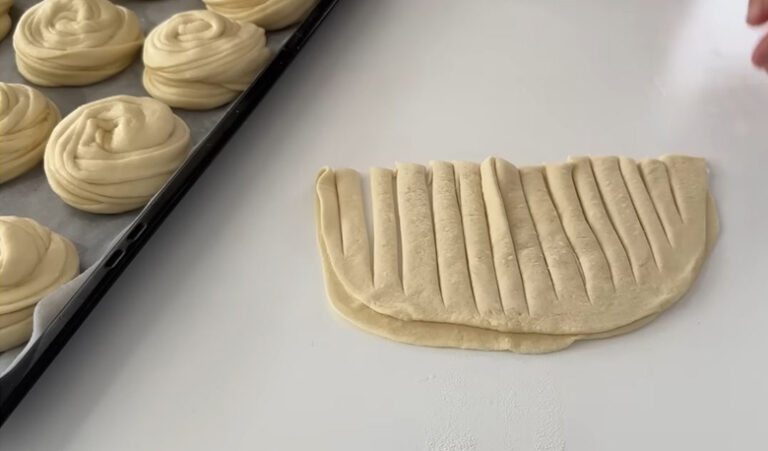 Yapılışını Sayısız Kişinin Sorduğu İkramlık Poğaça Tarifi