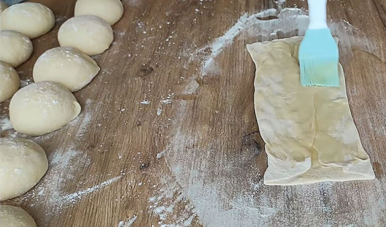 Asla Bilinenlere Benzemeyen İkramlık Çörek Tarifi