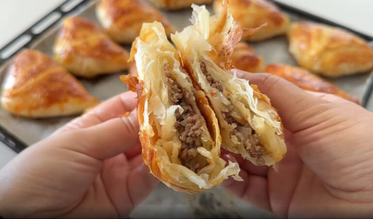 Dokununca Un Gibi Dağılan Çıtır İkramlık Börek Tarifi