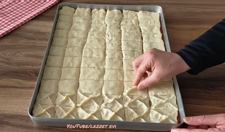 Hamur Mayalamadan Oklava Kullanmadan İkramlık Çörek Tarifi