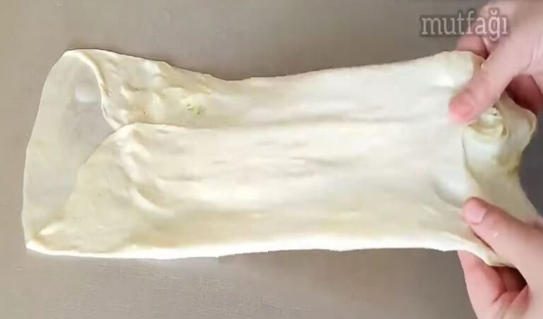 Suyla Hazırlanan Dışı Çıtır İçi Kat Kat İkramlık Tarifi